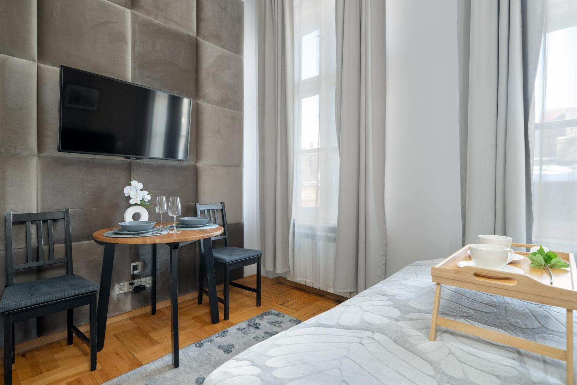 Apartment Przytulne Studia Very Berry W Poznaniu Blisko Parku By Renters Posen