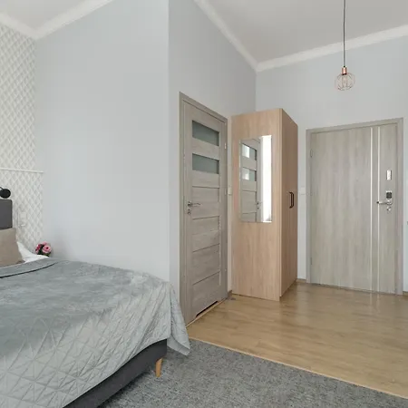 Przytulne Studia Very Berry W Poznaniu Blisko Parku By Noclegi Renters Exterior photo