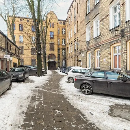 Przytulne Studia Very Berry W Poznaniu Blisko Parku By Noclegi Renters Exterior photo