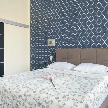 Przytulne Studia Very Berry W Poznaniu Blisko Parku By Noclegi Renters Exterior photo